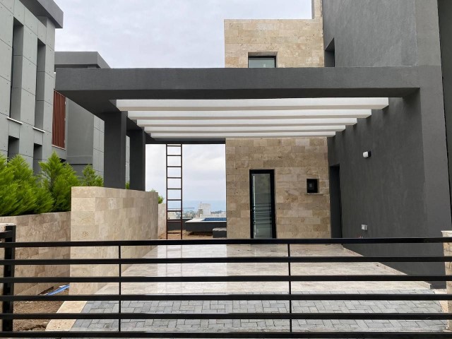 Unser neues Projekt in Girne Alsancak mit 4 Schlafzimmern, 25 m² Terrassenpool, Zentralheizung und intelligentem Soundsystem