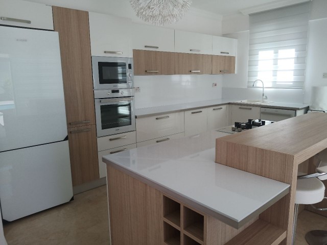 Central Kyrenia penthouse 3+1. WI-FI