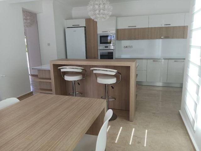 Central Kyrenia penthouse 3+1. WI-FI