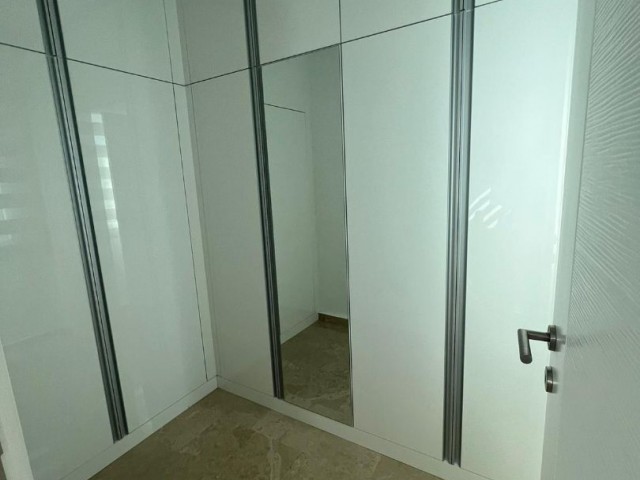 Yüzme havuzlu 3+1 villa kiralayın