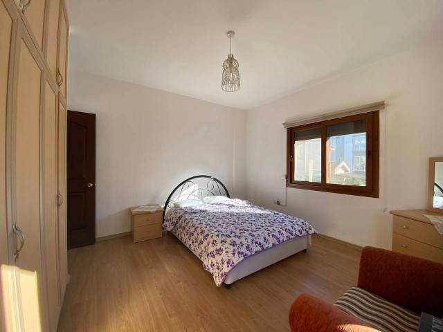 Lefkoşa Metehan'da 3 Yatak Odalı Aile Apartmanında Yatak Odaları Yeşil Manzaralı Kapalı Garajlı Dairemiz