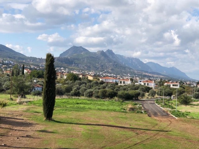 Unsere gleichwertigen und türkischen Eigentumsgrundstücke zum Verkauf in Ozanköy, Girne