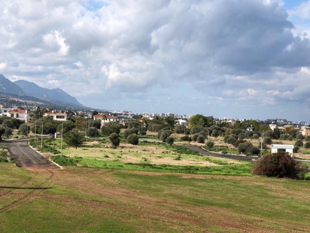 Unsere gleichwertigen und türkischen Eigentumsgrundstücke zum Verkauf in Ozanköy, Girne