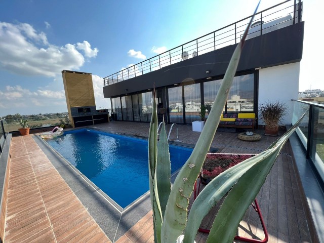 Nikosia Penthouse mit privatem Pool