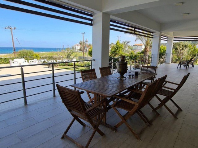 Kyrenia Alagadi 5 Bedroom Luxury Villa with Sea Zero Pool and Sea at the Bottom of the Pool in Kyrenia Alagadi