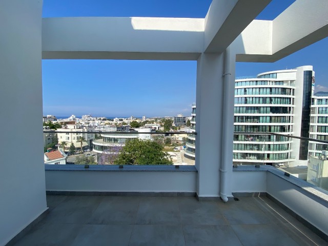 Наша квартира в пентхаусе с 3 спальнями и прекрасным видом на верхнем этаже квартиры с 360-градусным видом в центре Кирении