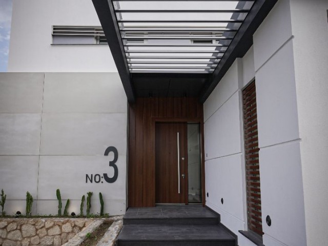 Girne Alsancak'ta Müstakil Koçanlı Site İçerisinde Merkezi Konumlu 4 Yatak Odalı Total 5 Villadan oluşan Yeni Projemiz