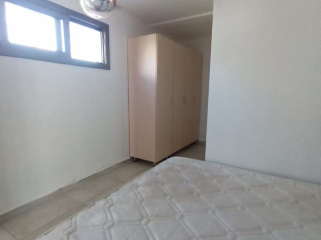 Flat To Rent in Alsancak, Kyrenia