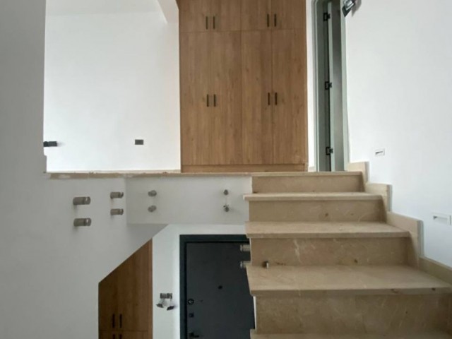 Дуплекс и квартира-лофт 2+1 на продажу у моря - комплекс Resort Concept