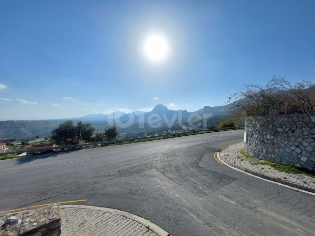 Grundstück mit herrlicher Lage und unvergesslichem Meerblick zum Verkauf in Kyrenia ARAPKÖY