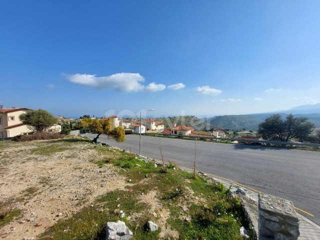 Girne ARAPKÖY'de satılık muhteşem konumlu önü kesilmez deniz manzaralı arsa