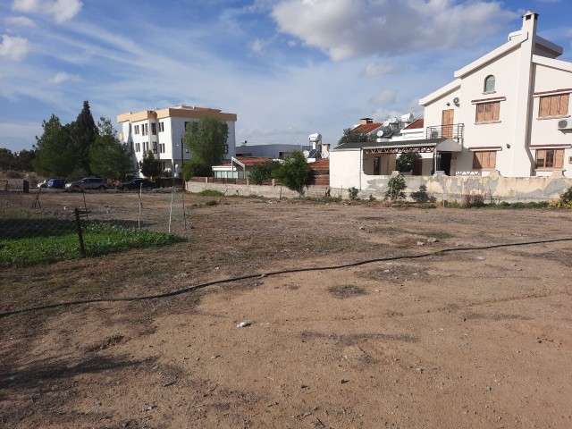 Land for sale in Nicosia Meteha villa area with 60% development plan