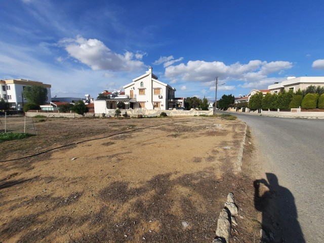 Land for sale in Nicosia Meteha villa area with 60% development plan