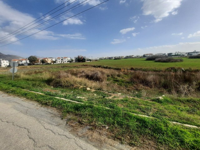 A wonderfully located land suitable for villa construction in Kyrenia BOĞAZKÖY, with 50% zone development.