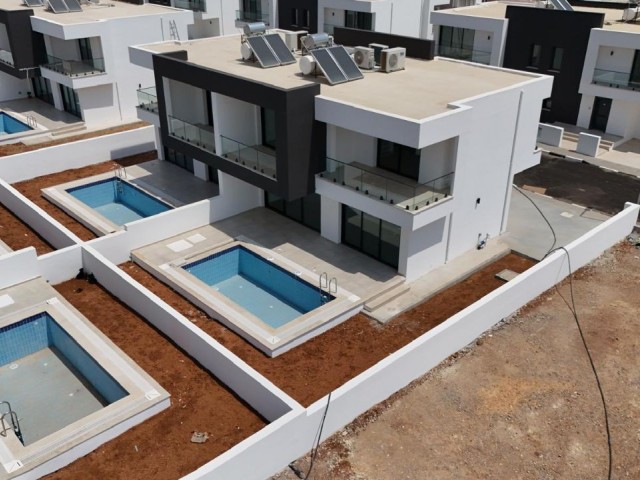 Komplette + komplette Doppelvilla zum Verkauf innerhalb des Grundstücks, geliefert nach 2 Monaten, in der Region Famagusta YENİ BOĞAZİÇİ, vom Eigentümer mit Zahlungsoption