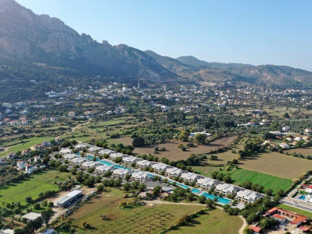 Deniz ve Dağ Manzaralı Huzurlu Bir Cennet Lapta Girne'de 1 Yatak Odalı Rezidanslar Ön Satışa Çıktı