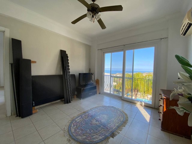 Elegante 3-Zimmer-Wohnung mit Pool zum Verkauf in Kyrenia Esentepe