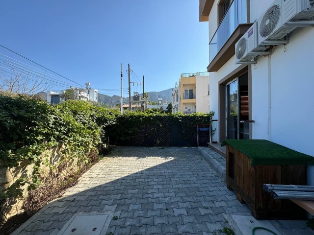 Möblierte Wohnung mit bezauberndem Garten zum Verkauf in Ozanköy, Kyrenia