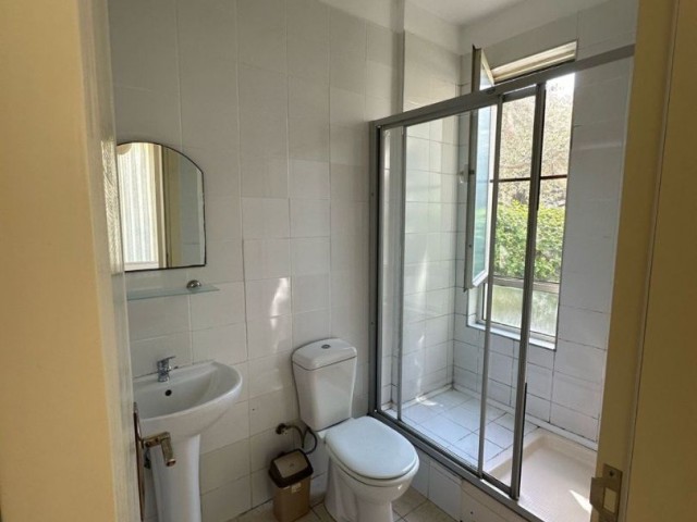 Charmantes Strandapartment mit 3 Schlafzimmern und Garten in Esentepe, Kyrenia