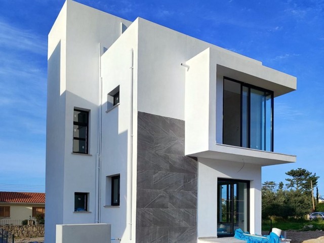 Karşıyaka Girne'de satılık 3 Yatak Odalı Exclusive Villa