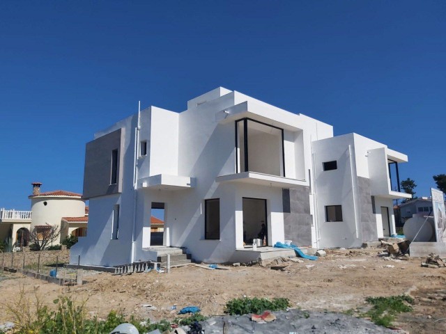 Karşıyaka Girne'de satılık 3 Yatak Odalı Exclusive Villa