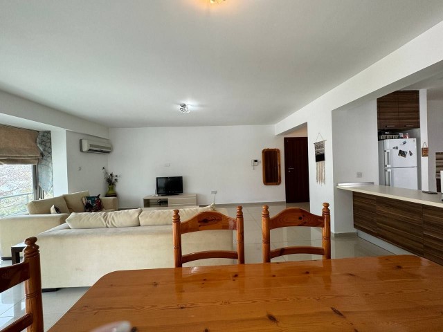 Privates Apartment mit 3 Schlafzimmern und 2 Balkonen in Kyrenia