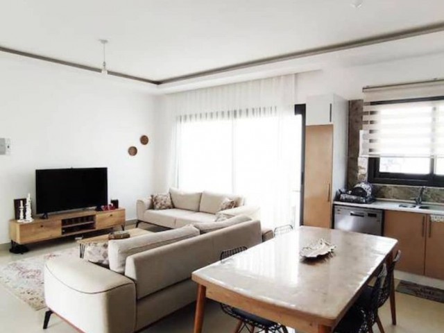 Girne Zeytinlik'te Full Eşyalı Taşınmaya Hazır 3+1 Havuzlu Muhteşem Penthouse