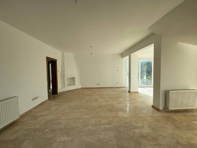 Bezugsfertige 4-Schlafzimmer-Villa mit Garten und Pool, flexibler 84-Monats-Plan mit 0 % Zinsen in Ozanköy – Kyrenia