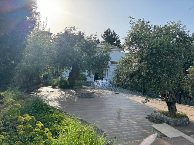 Bezugsfertige 4-Schlafzimmer-Villa mit Garten und Pool, flexibler 84-Monats-Plan mit 0 % Zinsen in Ozanköy – Kyrenia