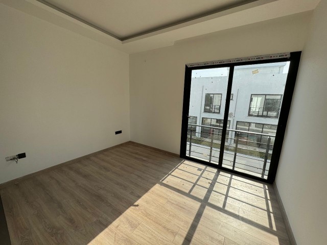 Çatalköy özel site içerisinde yeni bitmiş taşınmaya hazır 4+1 villa    ----Tek yetkili----