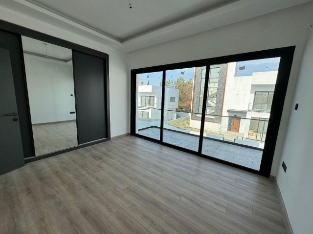 Çatalköy özel site içerisinde yeni bitmiş taşınmaya hazır 4+1 villa    ----Tek yetkili----