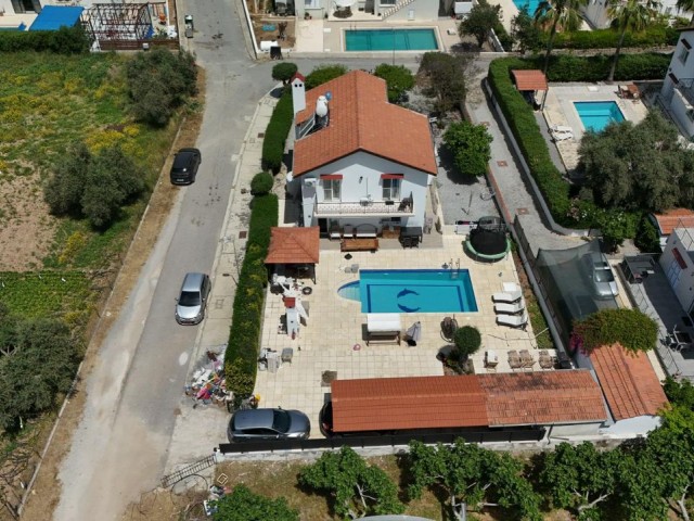 4+1 villa with pool, large plot of land, free of charge for sale in Ozanköy, 50 meters from the main road