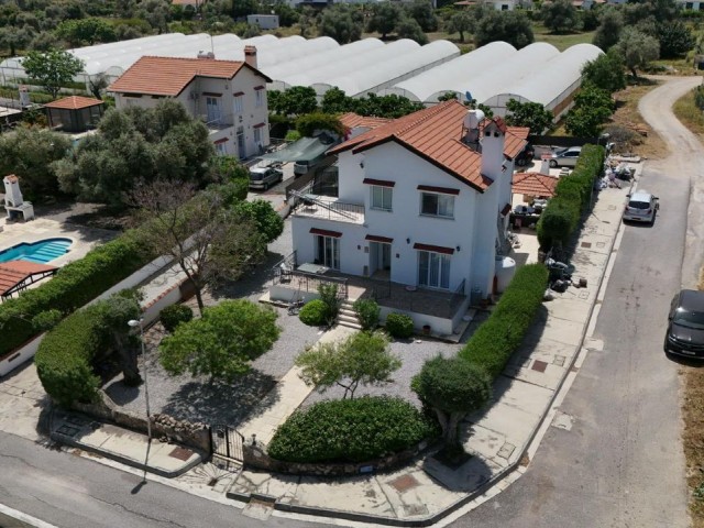 4+1 villa with pool, large plot of land, free of charge for sale in Ozanköy, 50 meters from the main road