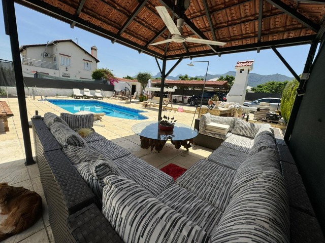 4+1 villa with pool, large plot of land, free of charge for sale in Ozanköy, 50 meters from the main road