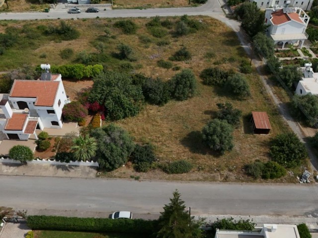 1 decare of land for sale in a central location, 500 meters from the sea in Çatalköy