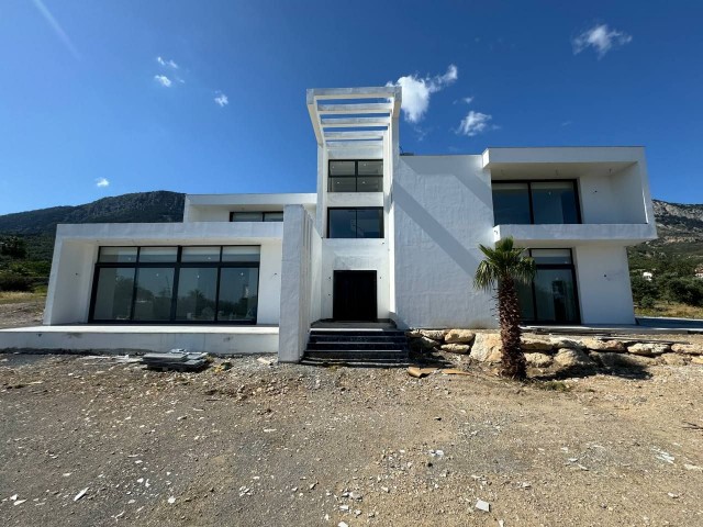 Villa mit 4 Schlafzimmern und eigenem Bad, Garten und Pool sowie Meer- und Bergblick in Lapta – Kyrenia