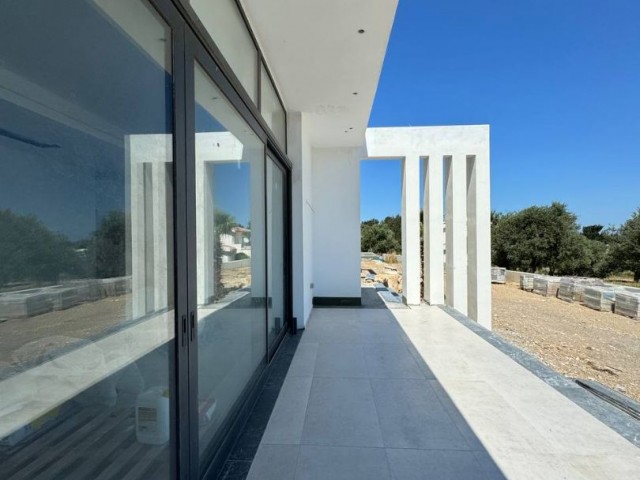 Villa mit 4 Schlafzimmern und eigenem Bad, Garten und Pool sowie Meer- und Bergblick in Lapta – Kyrenia
