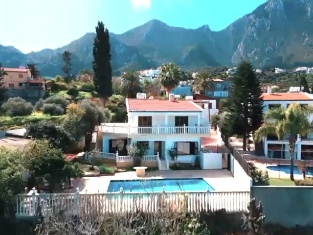 Wunderschöne Villa mit 3 Schlafzimmern, Pool und 2 Wohnbereichen zum Verkauf in Ozanköy, Kyrenia