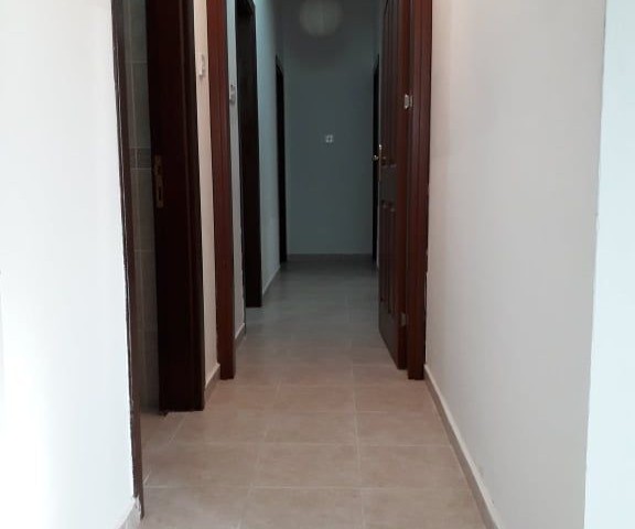 GİRNE BOĞAZ'DA SATILIK ZEMİN KAT, BAHÇELİ, TÜRK MALI, 3+1 DAİRE (HAVACILIK BİRLİĞİ KARŞISI) 0533 8671881