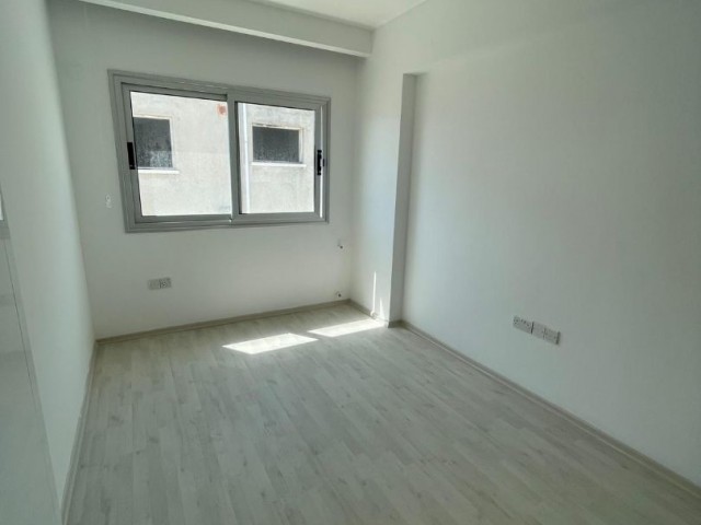 YATIRIMLIK DAİRE! YÜKSEK KİRA GARANTİLİ! LEFKOŞA MARMARA BÖLGESİNDE SATILIK 3+1 DAİRE