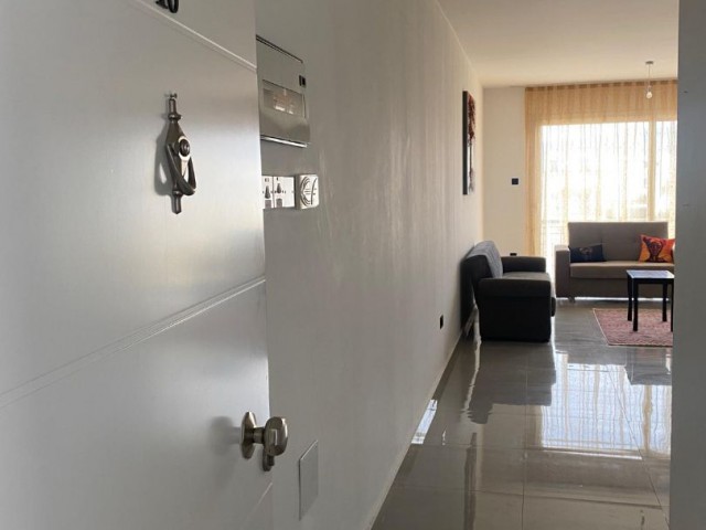 LEFKOŞA GÖNYELİ BÖLGESİNDE ANA CADDE ÜZERİ KİRALIK 2+1 EŞYALI DAİRE 