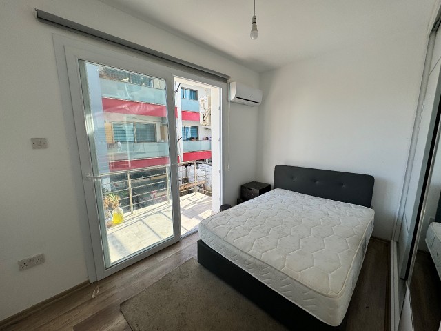 LEFKOŞA GÖNYELİ BÖLGESİNDE ANA CADDE ÜZERİ KİRALIK 2+1 EŞYALI DAİRE