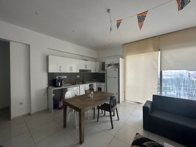 LEFKOŞA CADDE MUTFAK ARKASI SATILIK 3+1 EŞYALI DAİRE 