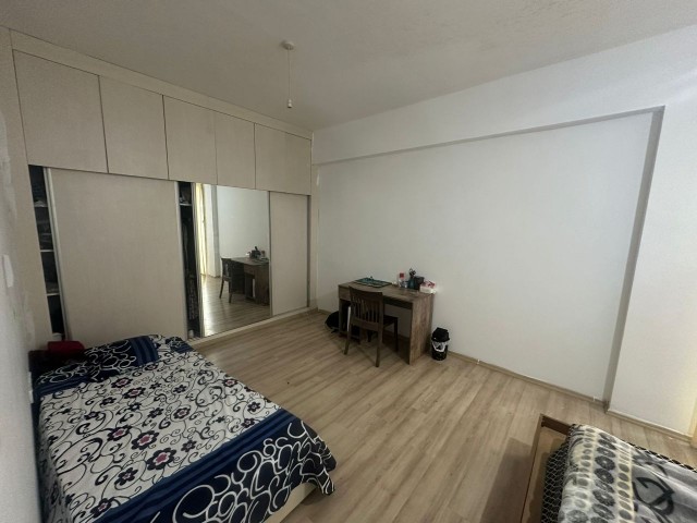 LEFKOŞA CADDE MUTFAK ARKASI SATILIK 3+1 EŞYALI DAİRE 