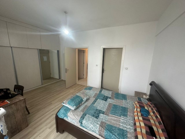 LEFKOŞA CADDE MUTFAK ARKASI SATILIK 3+1 EŞYALI DAİRE 