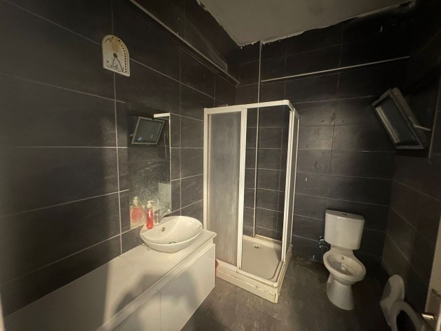 LEFKOŞA CADDE MUTFAK ARKASI SATILIK 3+1 EŞYALI DAİRE 