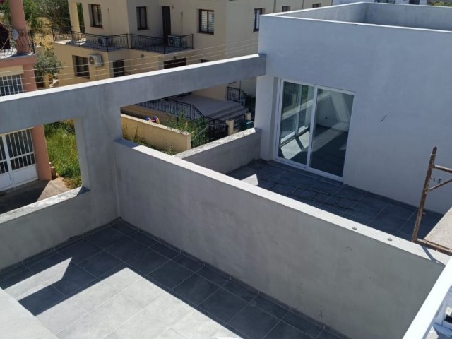 2+1 Wohnungen mit Terrassenfläche aus dem Projekt in Hamitköy