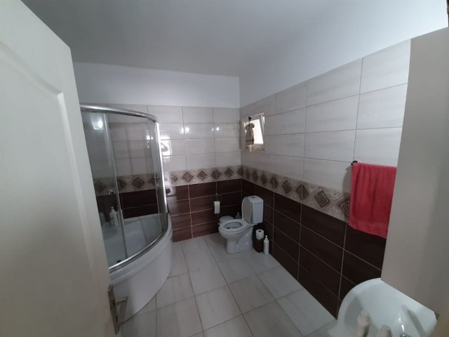 MAĞUSA MERKEZDE CITY MALL YAKINI SATILIK 3+1 ARA KAT DAİRE