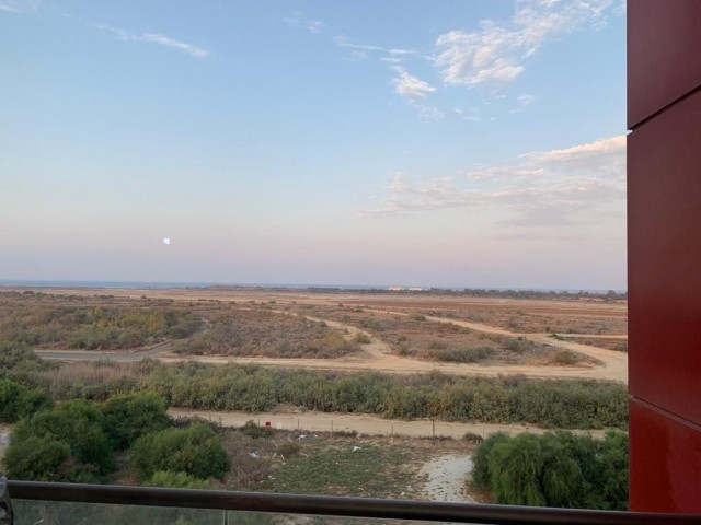 2+1 WOHNUNG ZUM VERKAUF MIT MEERBLICK AUF DER STRAßE DIREKT NEBEN FAMAGUSTA ** 