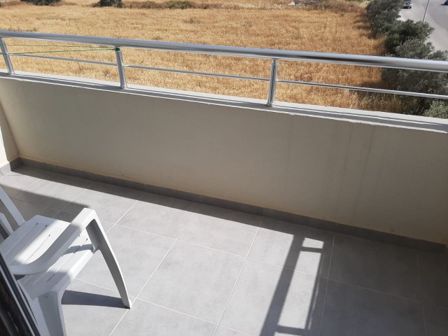 2 VOLL MÖBLIERT MIT GEMEINSCHAFTSPOOL IN FAMAGUSTA NEUMOOR. 2+1 WOHNUNG ZUM VERKAUF AUF DER ETAGE ** 